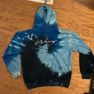 OVERSIZED TYE DYE “WAVY” HOODIE SIZE SMALL